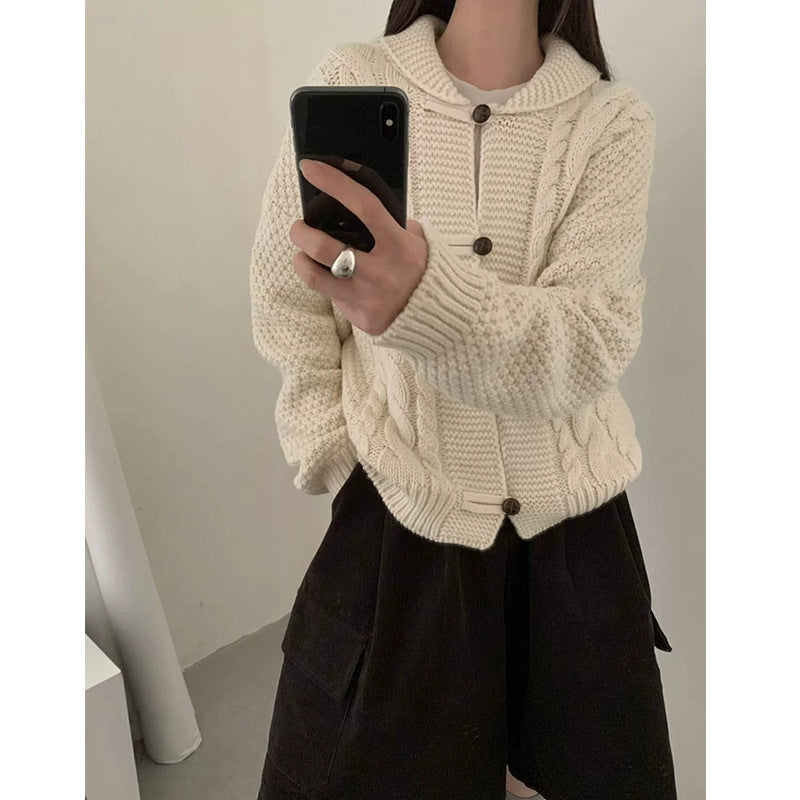 Collar long sleeved sweater