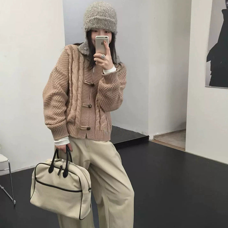 Collar long sleeved sweater