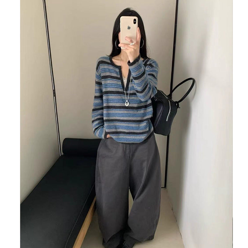 Contrast striped V-neck long sleeved sweater